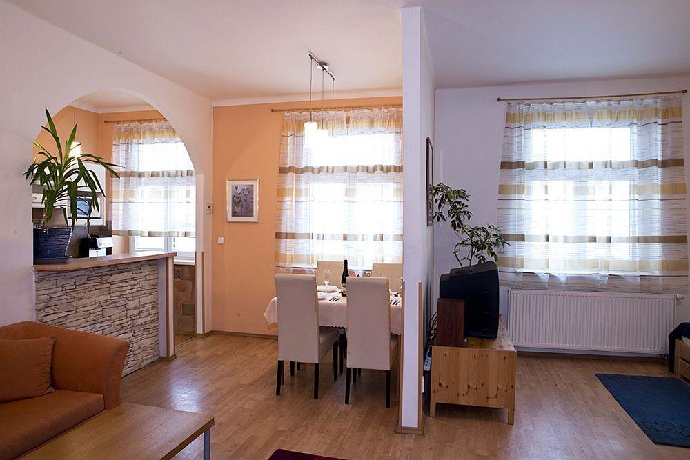 Hostel Homer - Old Town Square Прага Экстерьер фото