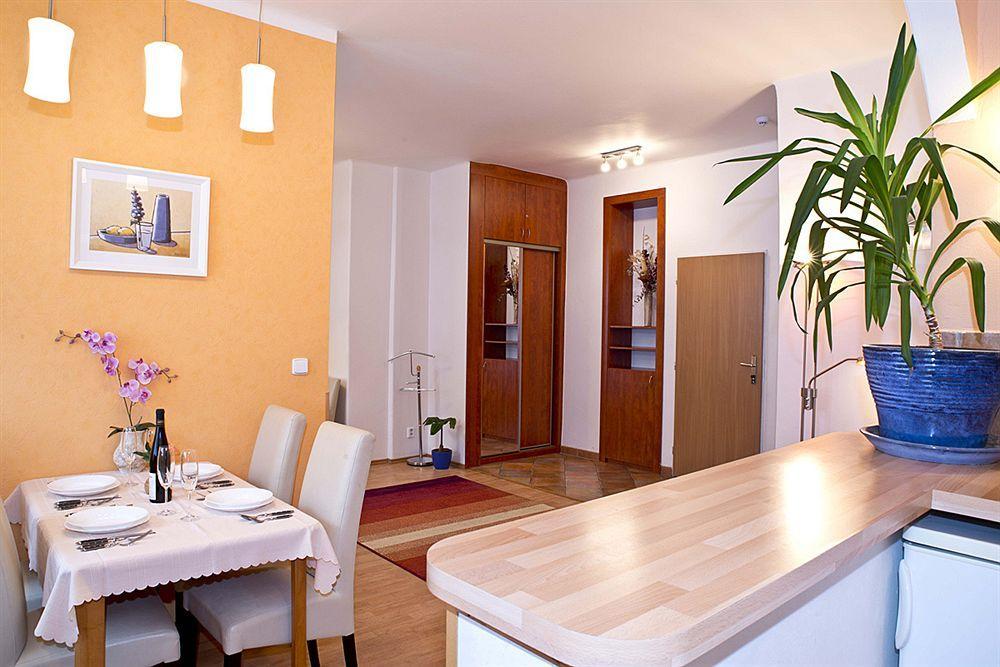 Hostel Homer - Old Town Square Прага Экстерьер фото