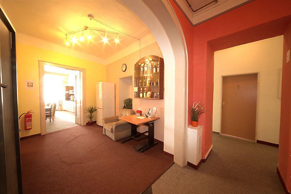 Hostel Homer - Old Town Square Прага Экстерьер фото