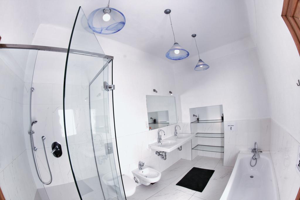 Hostel Homer - Old Town Square Прага Экстерьер фото