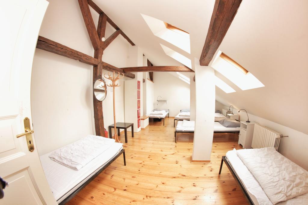 Hostel Homer - Old Town Square Прага Экстерьер фото