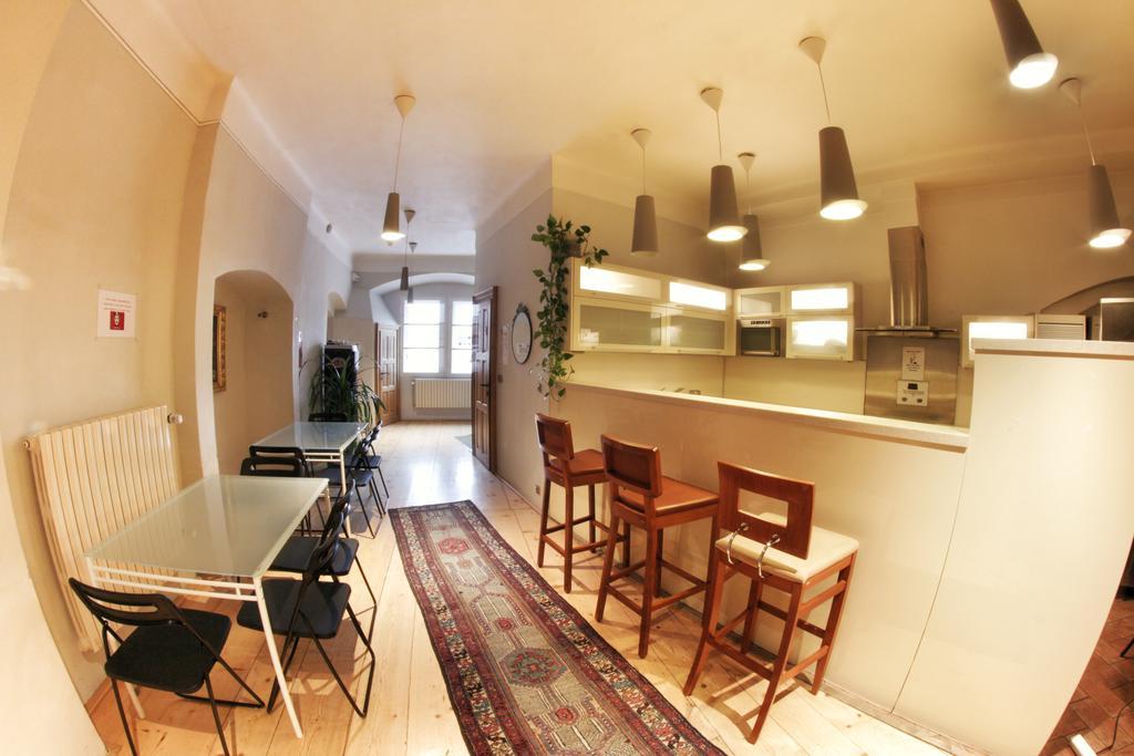 Hostel Homer - Old Town Square Прага Экстерьер фото